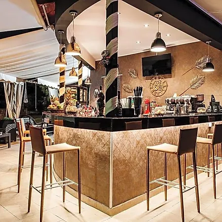 Hotel Corali 3*